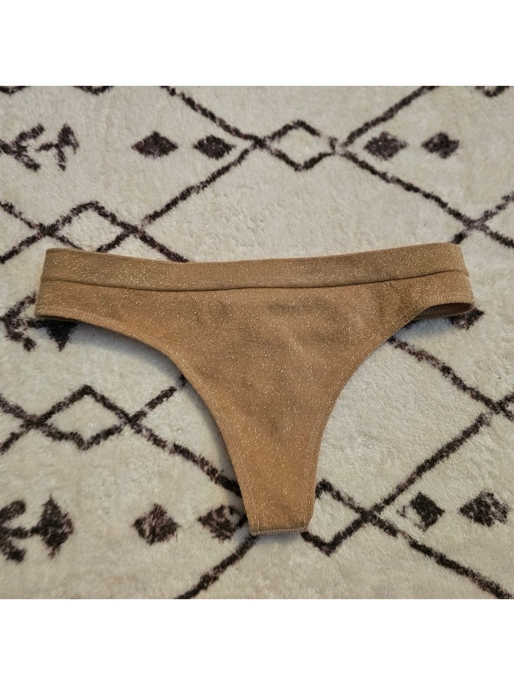 NWT Victoria’s Secret Thong Panty